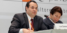 Moderador: Luis Carranza, Director de Escuela de Economía de la Universidad San Martín de Porres